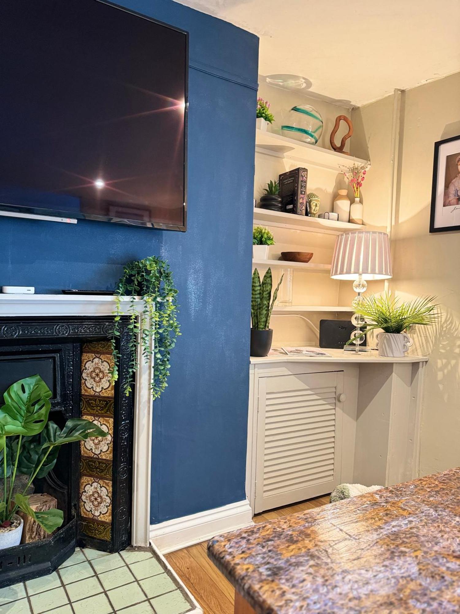 Beautiful Townhouse Next To Royal Victoria Park And Botanical Gardens Within Easy Walking Distance To Bath City Centre Exterior foto